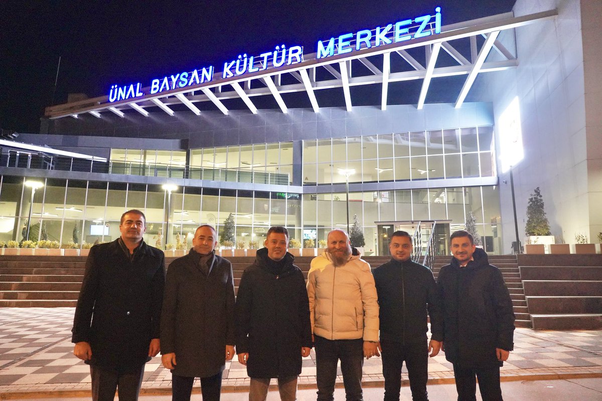 asarikurt's tweet photo. Oflu Hoca rolüyle tanıdığımız değerli oyuncumuz Çetin Altay’ı yakında bir tiyatro oyunuyla Çorlu’muzda ağırlayacağız. Kendisine Ünal Baysan Kültür Merkezi’mizi gezmekten ve tanıtmaktan büyük keyif aldım.

Trakya’nın en önemli sanat merkezlerinden biri olan ÜBKM’de bu akşam Meksika Açmazı Talk Show programı sahnelendi. Oyunun ardından sanatçılarımızı tebrik ettik. Çorlu’da sanata ve sanatçıya desteğimiz devam edecek…

#ÇorluSanatlaGüzel