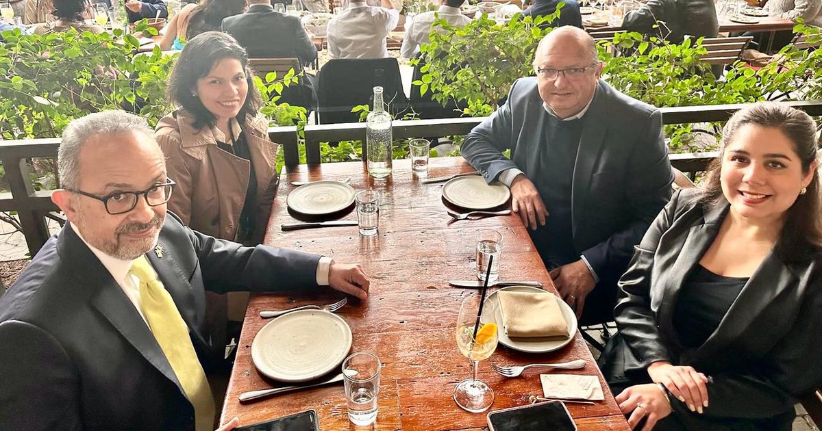 Carlos González Gutiérrez tweet media