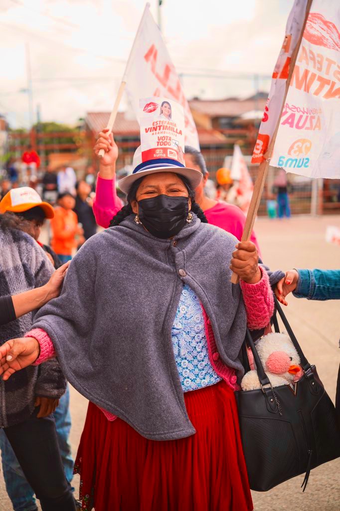🇪🇨La política no es un camino fácil, pero es el único que permite transformar realidades. 

Asumí esta candidatura con la convicción de que el #Azuay necesita voces nuevas, firmes y comprometidas. Como mujer, madre y ciudadana, enfrenté esta contienda con dignidad, a pesar las