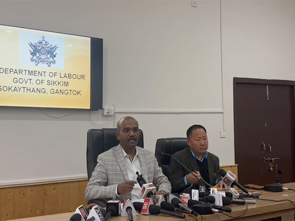 ani_digital's tweet photo. Sikkim to implement mandatory 'Labour ID Card' for migrant workers as verification deadline ends
Read @ANI Story | https://t.co/hqrPiPMFwq
#Sikkim #MigrantLabours #IDCard https://t.co/dGQ5oToA3n
