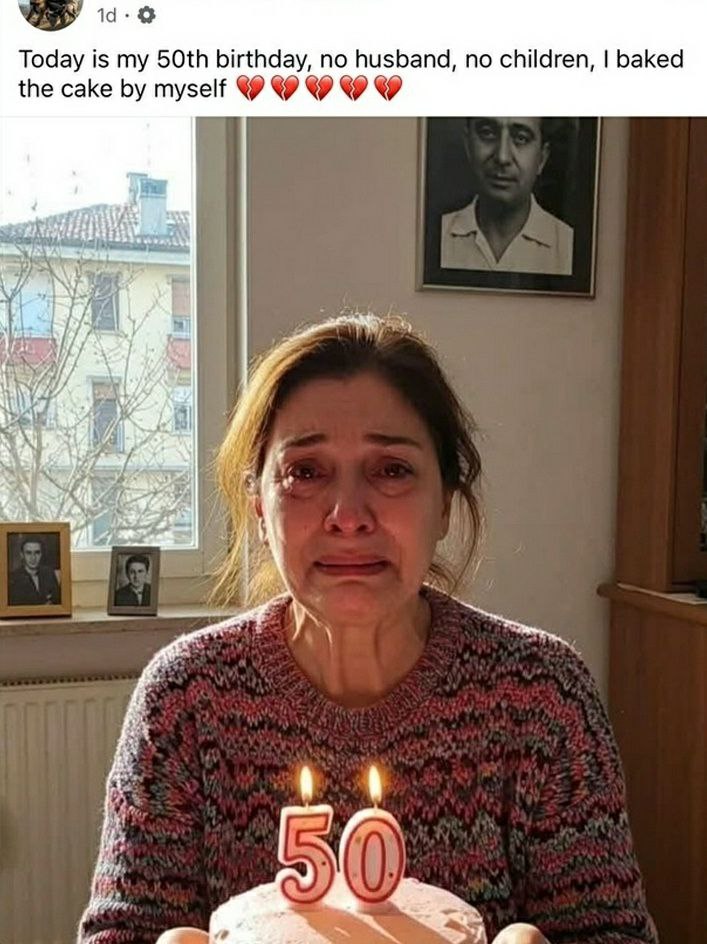 میگه امروز تولد ۵۰ سالگی منه، نه همسری دارم، نه فرزندی، خودم کیک رو پختم {و خودم خواهم خورد}
دخترها، گول فمینیست ها رو نخورید!
اگه عاقل نباشید و زندگی‌تون رو درست نسازید، پنجاه سالگیتون میشه همین ...
تنها، با کیکی که خودتون پختید و اشک‌هایی که دونه‌ دونه روش سرازیر میشه!