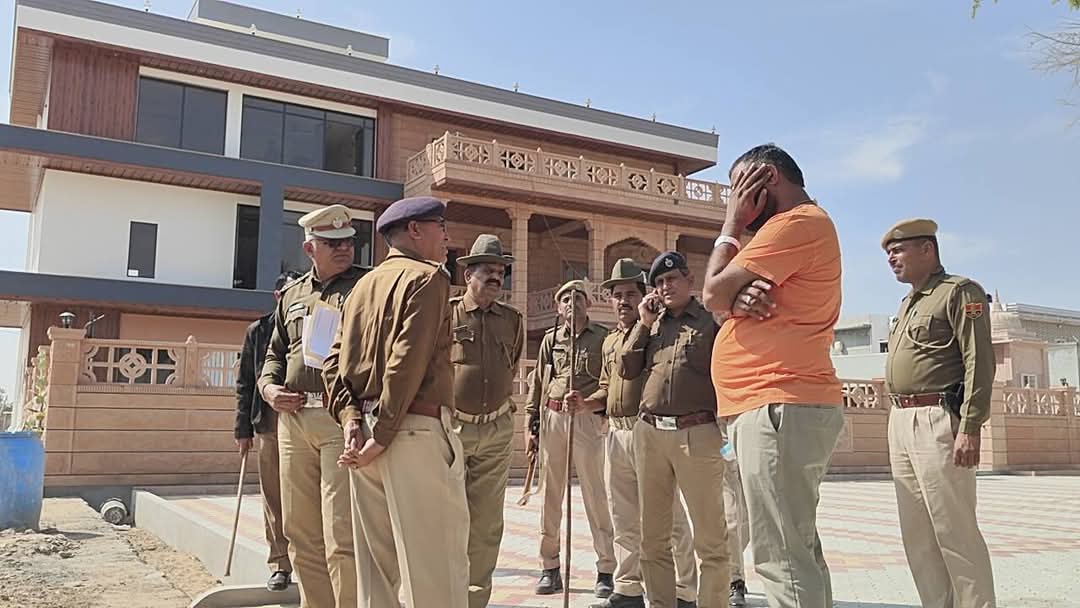 MotiSingh Khokhsar (@motisin53805840) on Twitter photo #बाड़मेर पुलिस की कार्यवाही , #VR_Siyol बस कारोबारी का घर फ्रिज किया !
थोड़े दिनों पहले बाड़मेर में MD स्मैक की फेक्ट्री , शराब की फेक्ट्री , हथियारों की फेक्ट्री पकड़ी गई थी उन नशे और हथियार कारोबारियों की सम्पत्ति कब फ्रिज होगी ?
<a href="/Barmer_Police/">Barmer Police</a> <a href="/RajPoliceHelp/">Rajasthan Police HelpDesk</a> #बाड़मेर पुलिस की कार्यवाही , #VR_Siyol बस कारोबारी का घर फ्रिज किया !
थोड़े दिनों पहले बाड़मेर में MD स्मैक की फेक्ट्री , शराब की फेक्ट्री , हथियारों की फेक्ट्री पकड़ी गई थी उन नशे और हथियार कारोबारियों की सम्पत्ति कब फ्रिज होगी ?
<a href="/Barmer_Police/">Barmer Police</a> <a href="/RajPoliceHelp/">Rajasthan Police HelpDesk</a>