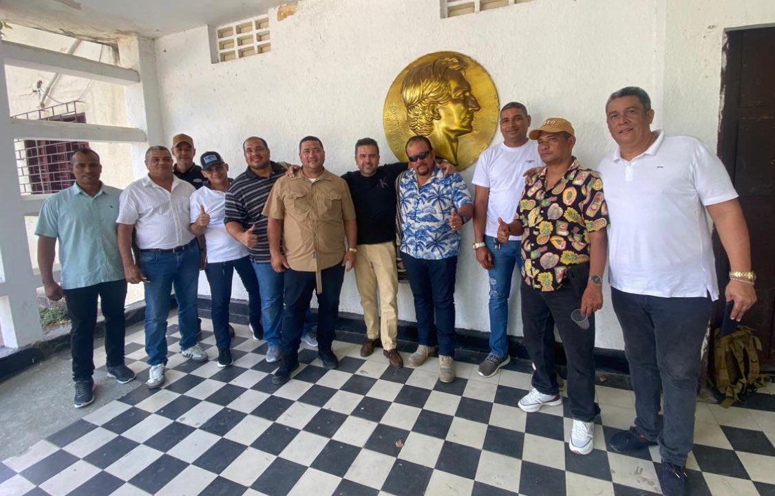 Luego de una asamblea de asociados en la ciudad de Santa Marta Magdalena, sumamos a nuestro equipo una nueva Subdirectiva y su junta directiva, 10 dirigentes sindicales con vocación de servicio y trabajo en equipo para beneficio del colectivo. 

Adelante nuevos líderes, gracias