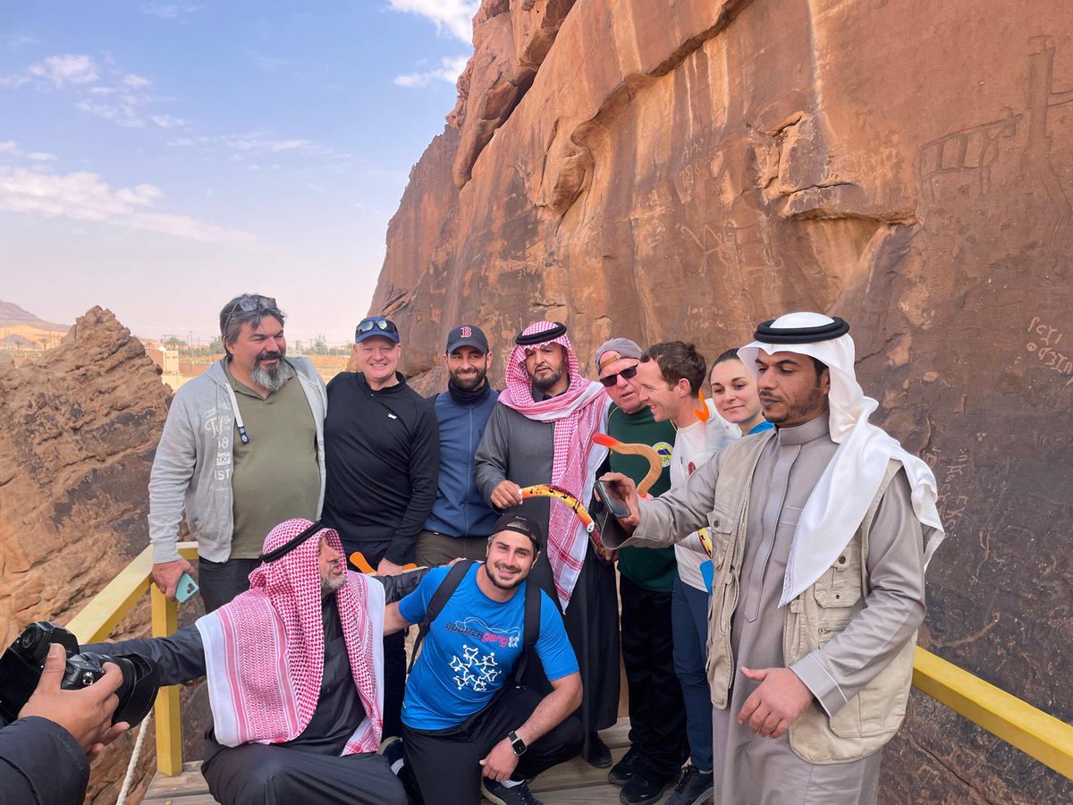 🪃من أهم أسباب نجاح نادي البوميرنج بحائل بإستضافة البطولة الدولية الودية للبوميرنج ، هو العمل الجماعي للفريق؛ التنسيق الخارجي قاما به البروفيسور: قصي التركي، منسق البطولة، والأستاذ: ناصر الشمري رئيس النادي، اللذان قدما عمل أداري أحترافي في التنسيق والمتابعة الخارجية، والعمل الفني