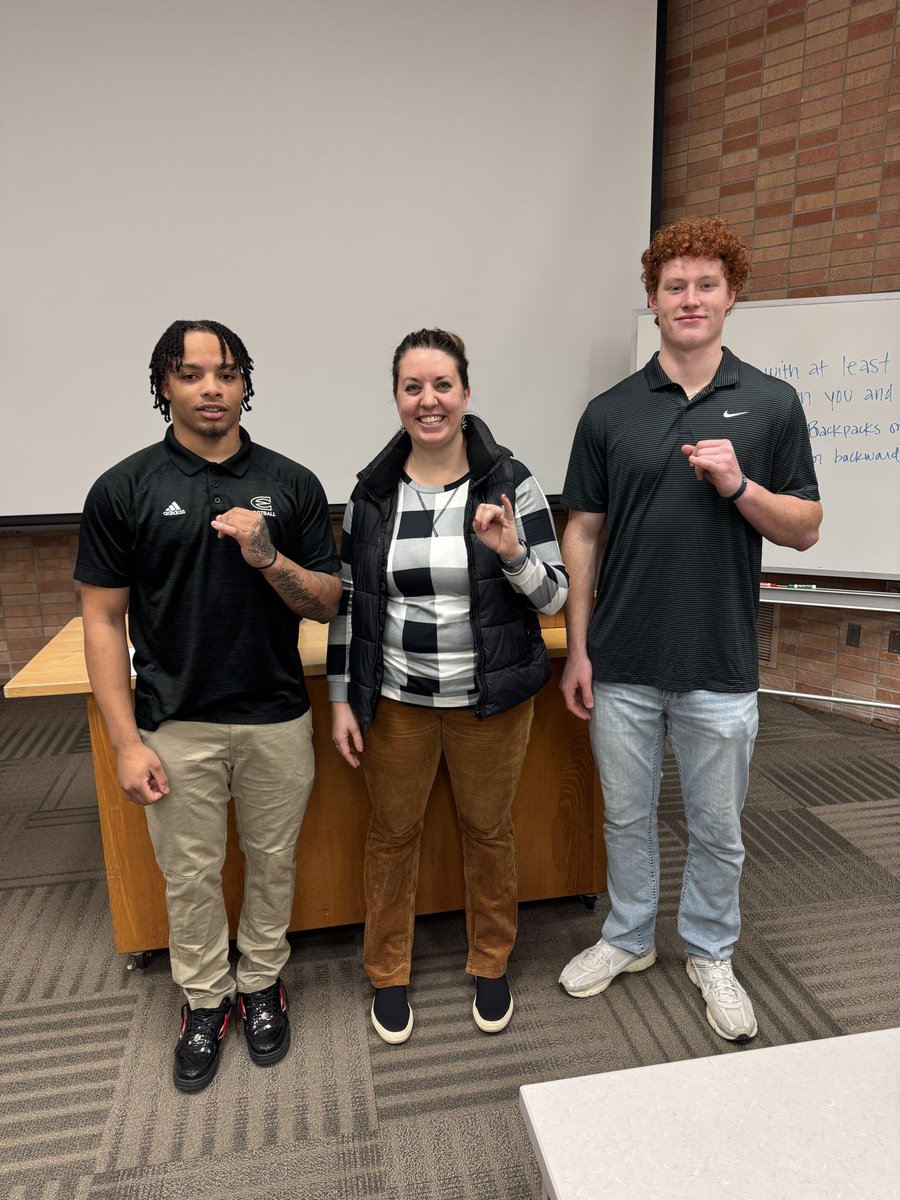 #dressforsuccess <a href="/esuhornetsfb/">ESU Hornet Football</a>