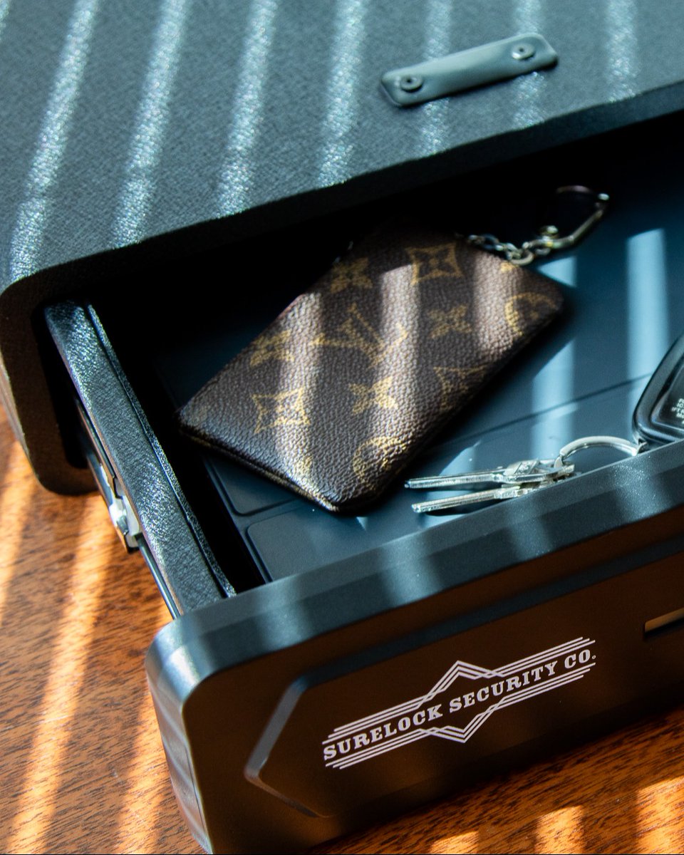 Surelock_Co's tweet image. No matter what your gun storage needs are from cabinets to fire rated safes, our lineup was built and designed with your safety in mind. 🔑

Protect those who matter most to you and stay secure – with Surelock Security Co. 

#surelocksecurityco #gunsafe #protection #2ndammendment
