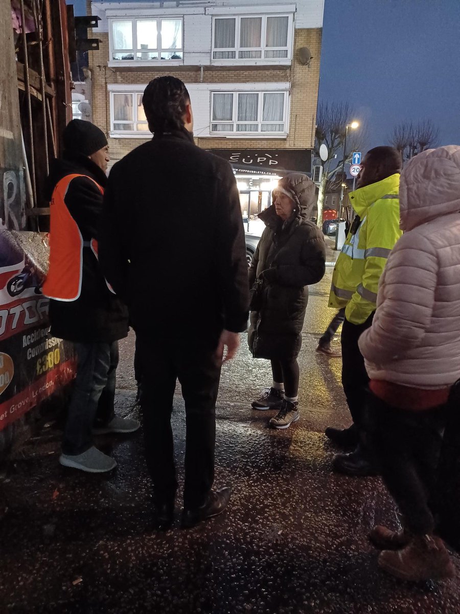 MPSNewham's tweet image. Officers from #GreenStreet conducted a walk about with the ward councillor, Newham Community Safety Team &amp;amp; local residents to identify areas with anti-social behaviour issues on the ward &amp;amp; how we can collectively solve those problems. #CommunityCrimeFighting