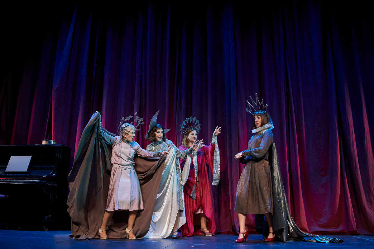 🎭 ¡Última semana de #LaMujerFantasma!

Escrita y dirigida por #MarianoTenconiBlanco, esta obra protagonizada por cuatro maestras de los años 70 destaca por su potente puesta en escena y su cuidada ambientación sonora. ¡No te la pierdas!

🗓️ Hasta 16 FEB
➕bit.ly/CDN_LaMujerFan…