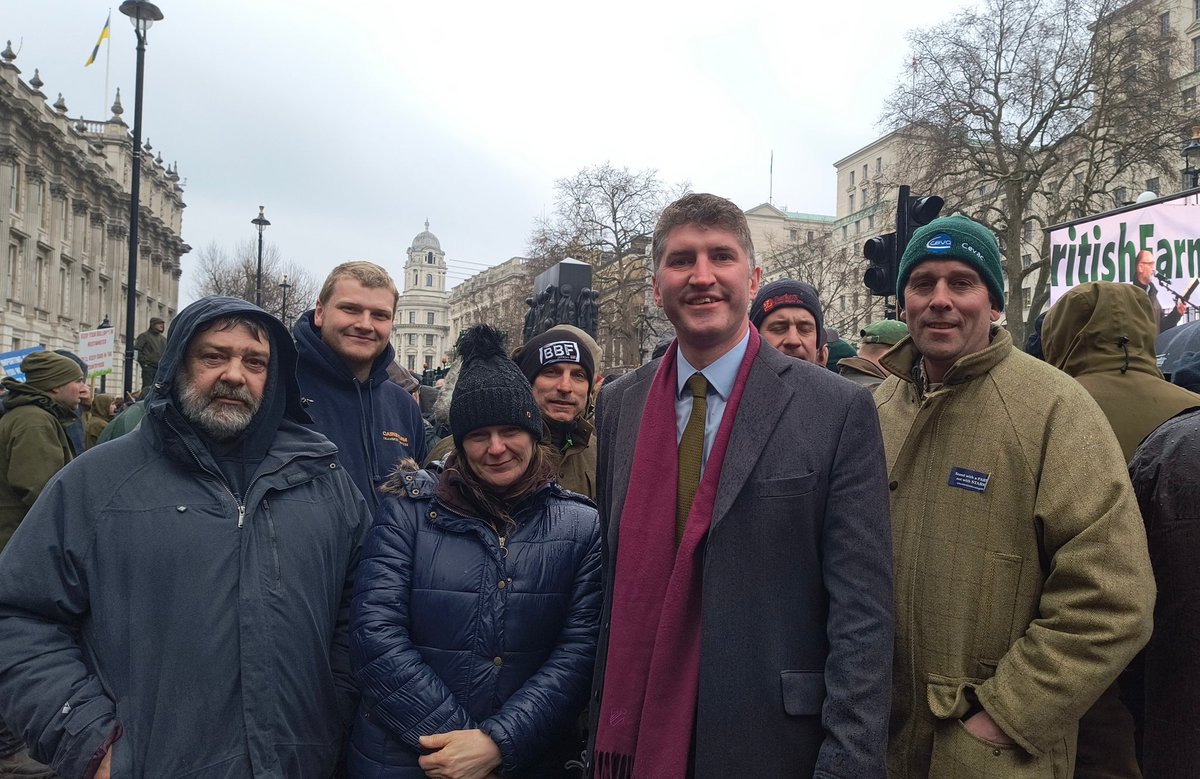 Pleased to be able to catch up with some of #WestDorset's finest. #FarmersProtest
