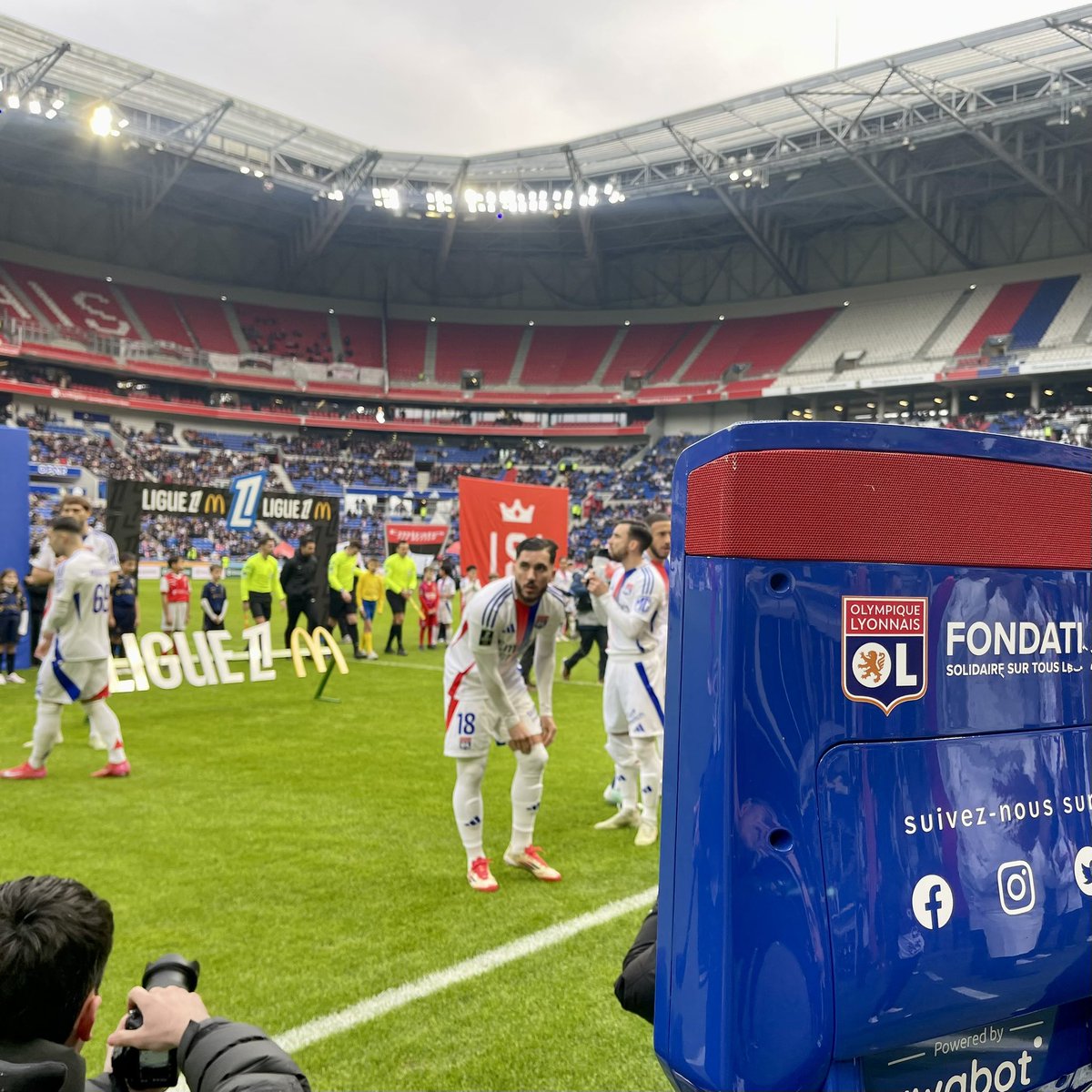 À l’occasion du match #OLSDR, Martin a eu la chance de piloter notre robot de téléprésence ! 😍

Une immersion totale dans les coulisses du stade ! 🏟️ 

#OL #FondationOL