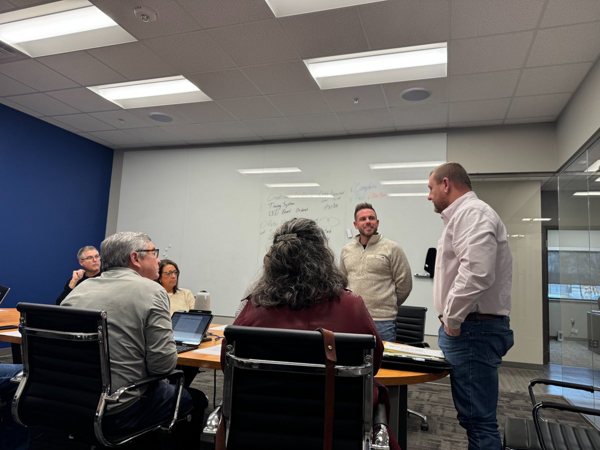 CityHarrisonAR's tweet photo. Harrison Parks Commission pleased with Creekside update. Josh Earl was introduced by Chuck Eddington.
Read the full story here:
https://t.co/8x2FqfRaA5 https://t.co/cd0swTn6MQ