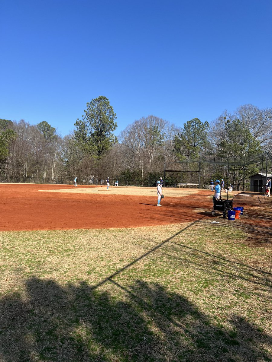 24_7Farnsworth's tweet photo. Back at it again. Getting the 12u @GARoadrunners ready for the spring season. 3 more weeks before we get going! #georgiaroadrunners #baseball #travelball #growthegame #fundamentals #garoadrunners https://t.co/yLmlPL6Drm