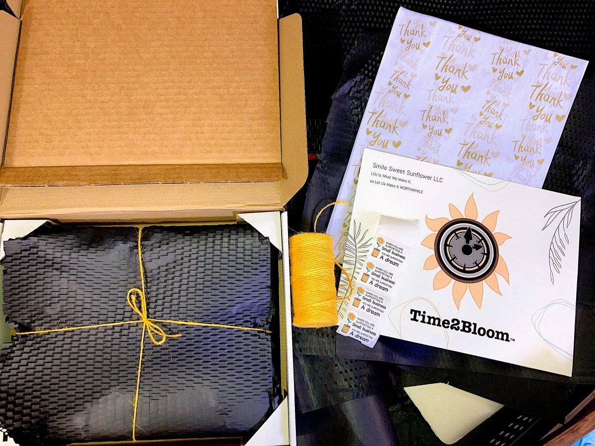 Time2BloomCo's tweet image. #ArtJourney 🎨 #AuthenticExpression ✨ #CreativeProcess #ArtistLife #FindingOurVoice #VisualArt #Gratitude #NewBeginnings #MeaningfulArt #Time2Bloom 🌸⏱️🌼