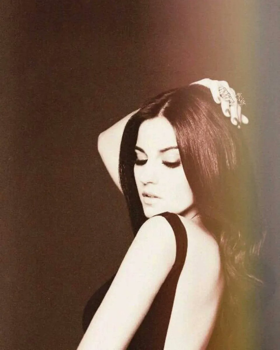 teammaitepp's tweet photo. 🖤🖤 Única y muy valiosa 🔥👑💕👸 🌹 #MaiteP @maiteperroni
.
#NewsPost #MaiteP #Perú #Instagram #MaitePFansPerú #TeamMaitePPeru https://t.co/jEIq1n5xpB