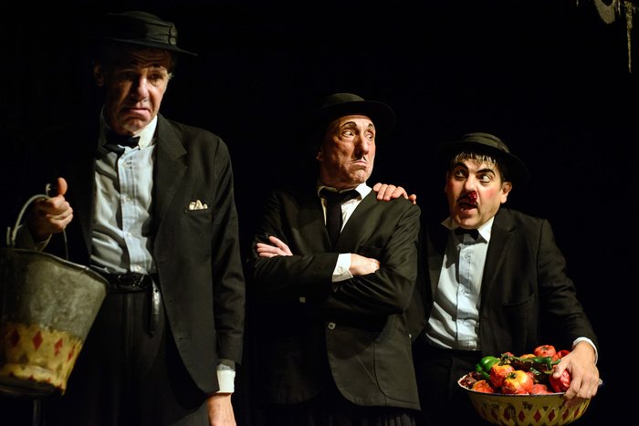 A cada libro de El Bufón le acompaña su estela sonora. Escucha esta de "Par simple", de Mauricio Kartun, y súmate a nuestra revolución autogestiva, cooperativa, colectiva y mutual.

open.spotify.com/episode/1b23KZ…