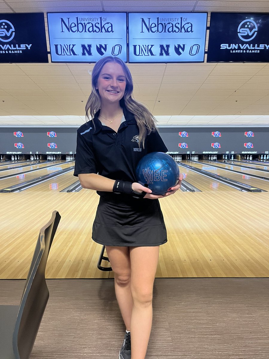 ENWolvesBowling's tweet image. Congratulations to Alayna Vaughn.  She is moving on at the state tournament.  Finished 5th in qualifying and is now 3 matches from a state title.