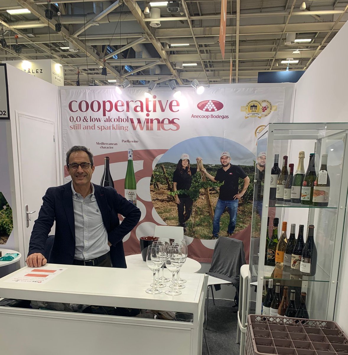 Desde hoy y hasta el miércoles estaremos en la feria Wine Paris, organizada por <a href="/vinexposium/">Vinexposium</a> , donde estamos dando a conocer interesantes novedades de nuestras bodegas socias.
¿Quieres saber más? Pincha aquí: anecoop.com/anecoop-bodega…