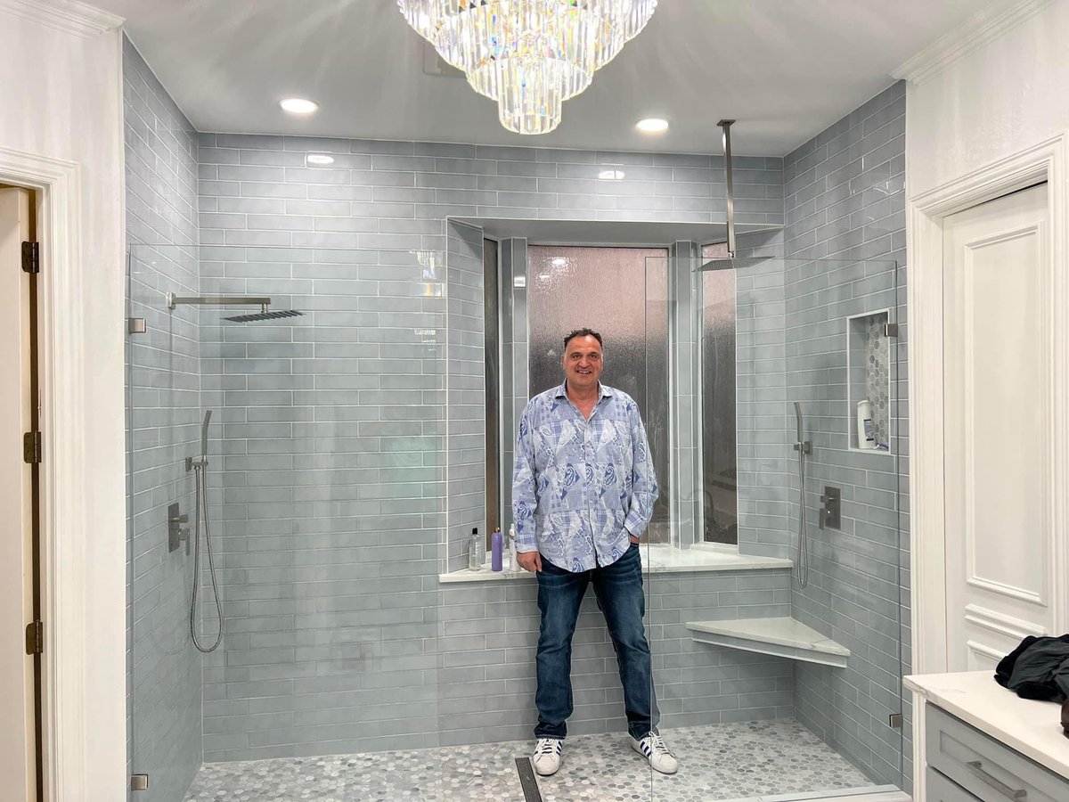 toscanaremodel's tweet photo. Toscana remodeling works to make Kitchen &bathroom Remodeling projects as hassle-free as possible. We believe it that the kitchen is one of the most critical aspects of a home. #bathroomremodeling #kitchenremodeling #flooring #cabinets #granite #lvtfflooring #quartz https://t.co/QBUlCsRCN3