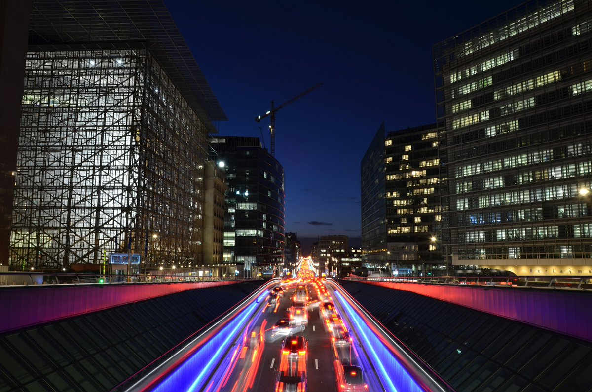 Een woning kopen in Brussel: is een auto nodig in de stad?: 🚗 Is een auto onmisbaar in Brussel? Ontdek de voor- en nadelen van een voertuig versus openbaar vervoer, kosten &amp; parkeertips! 🏙️ immovlan.be/nl/article/697…