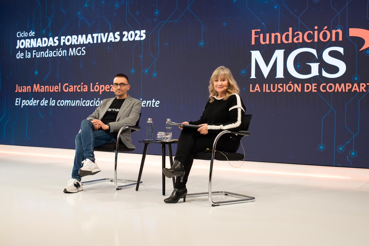 La plantilla y agentes de <a href="/MGS_Seguros/">MGS Seguros</a> ya han disfrutado de la 1a 𝗰𝗼𝗻𝗳𝗲𝗿𝗲𝗻𝗰𝗶𝗮 𝗳𝗼𝗿𝗺𝗮𝘁𝗶𝘃𝗮 𝟮𝟬𝟮𝟱✏️
🗣️En ella aprendimos sobre #comunicacionnoconsciente junto a #JuanManuelGarcíaLópez

La nueva edición del ciclo promete ser muy interesante. ¡No te la pierdas!🧡