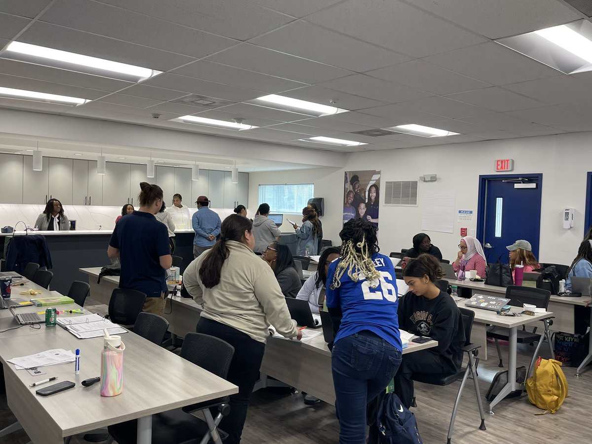 gmedina_00's tweet photo. Very excited to see our KIPP Houston 3rd and 5th math teachers planning with such intentionality! @kipptexas
#BuildingTeacherCapacity https://t.co/zuXqqhHqaE