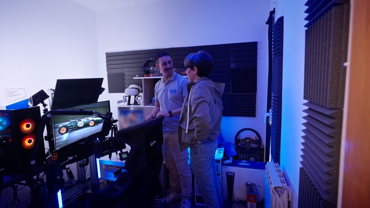 RTVECatalunya's tweet image. Aquest dissabte a #EnRouter:
🚙 Thais Villas visita el #Bages on coneix l’streamer català de l’any!
🎙️ Descobrim la història de l’actor de doblatge Gerry Núñez

⏰A les 10:30 h a @La1_tve i RTVE Play Catalunya
🔗 rtve.es/v/16286316