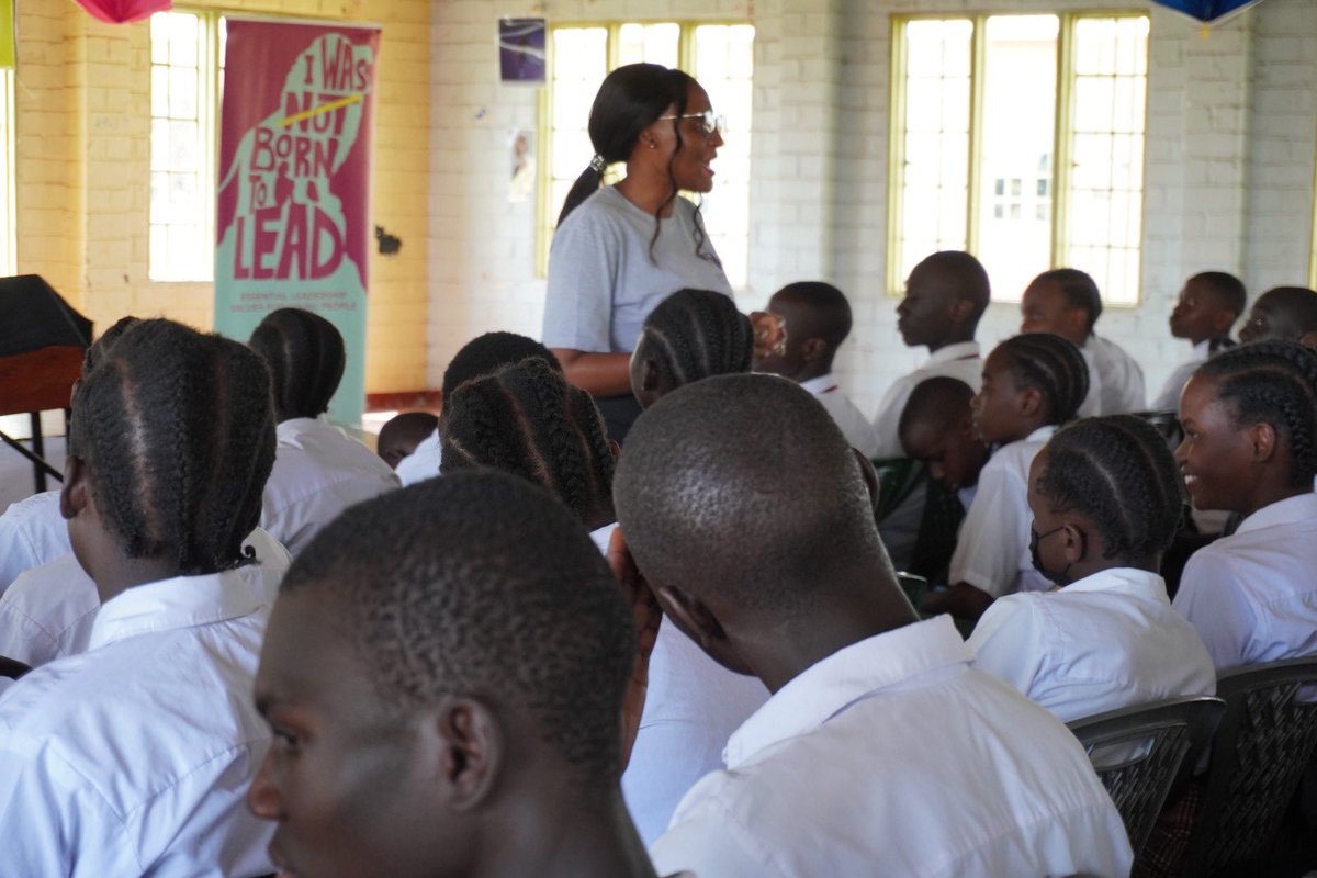 FranklynInst's tweet image. The Franklyn Institute has this morning had the joy of launching the iLEAD program in Watoto school Biira (Suubi)
The program imparts values-based leadership skills.
Thanks to the Franklyn professionals who availed themselves to these future leaders. #iLead