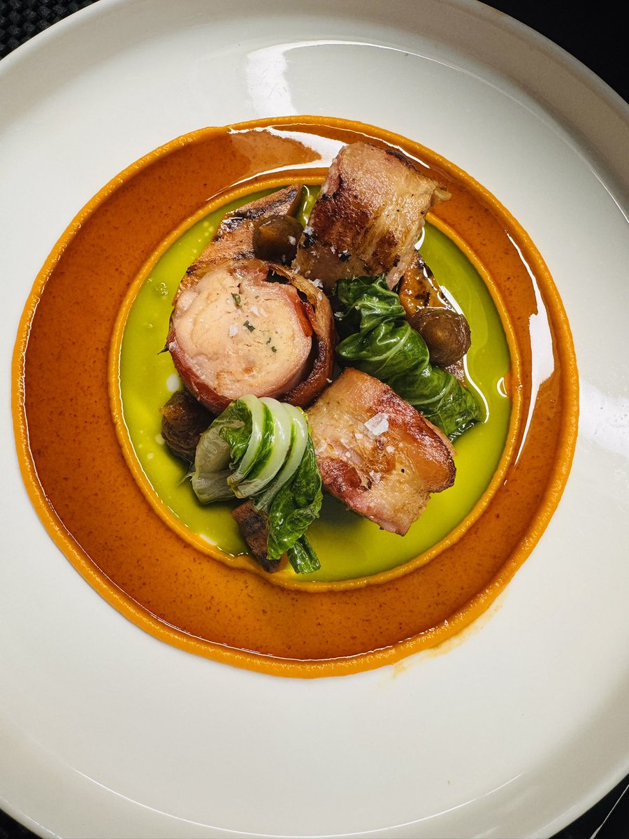 81_root's tweet photo. "Nothing beats the taste of fresh, locally-raised rabbit 🐇🍴! Sustainable, delicious, and oh-so-tender. 

Support your local farmers! 🌱 #EatLocal #FarmToTable #RabbitEats" https://t.co/N72oqsQQTk