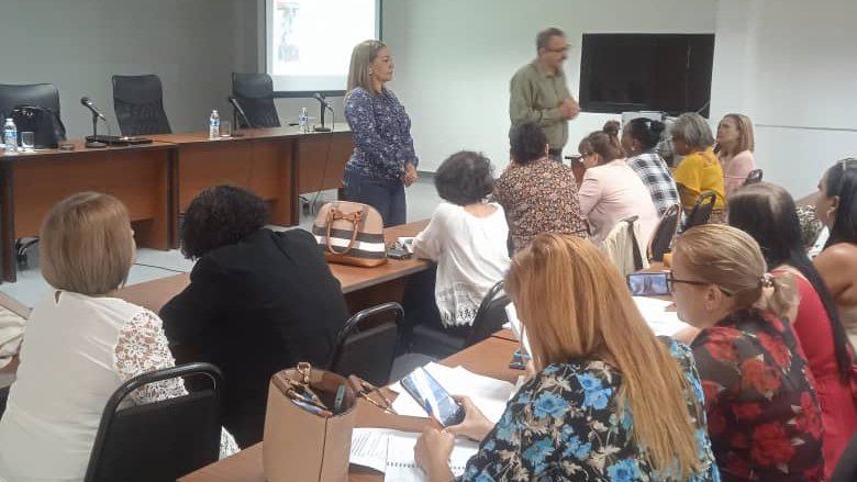 MINSAPCuba's tweet photo. ⚕️En el encuentro, que se desarrolla en el @MINSAPCuba, abordan:
 
✅Sistema de trabajo de enfermería para el Programa de Atención Materno Infantil en todos los niveles de Salud.
✅Proyectos sectoriales de Enfermería, bases para su implementación. https://t.co/DgIwx6HmUV