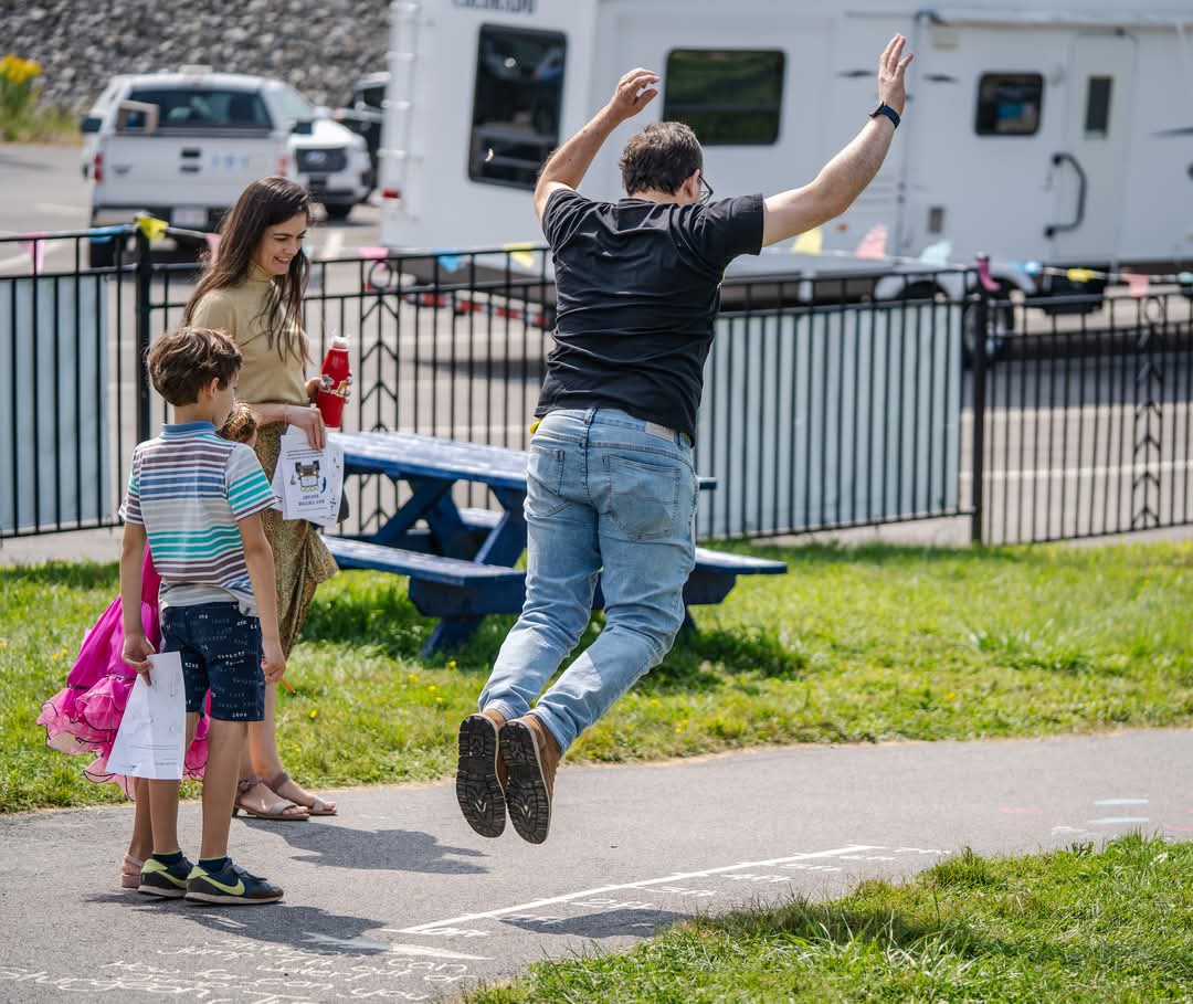 Many families are jumping with joy for their purchase of a 2025 Season Pass to the FUN-dy Discovery Aquarium and the year ahead they will have!

Get your 2025 Season Pass here: fareharbor.com/embeds/book/hu…
