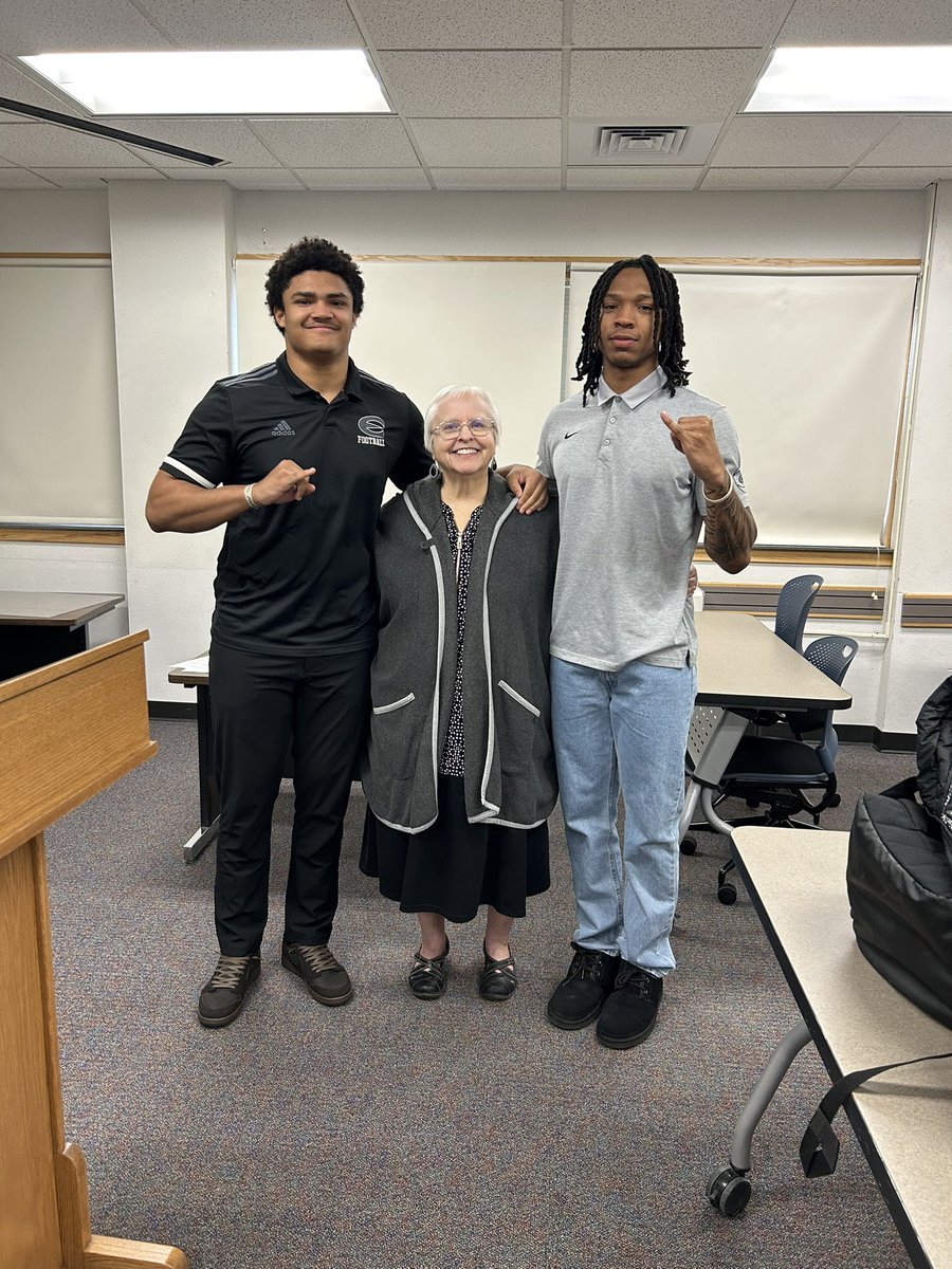 Nate Benford (@natebenford_1) on Twitter photo Dress for Success with my teammate <a href="/gabe_roland1/">Gabe</a> <a href="/esuhornetsfb/">ESU Hornet Football</a>  #studentathlete 📚 Dress for Success with my teammate <a href="/gabe_roland1/">Gabe</a> <a href="/esuhornetsfb/">ESU Hornet Football</a>  #studentathlete 📚