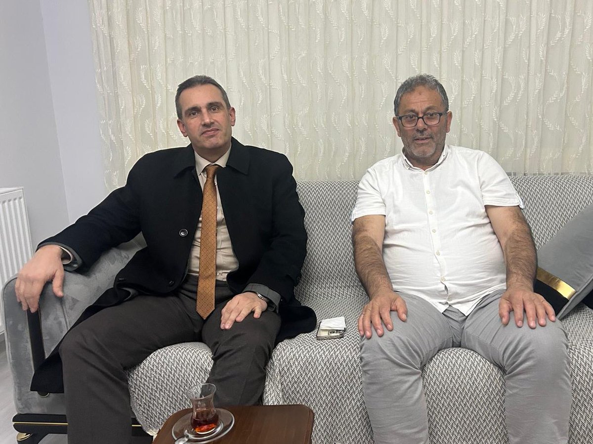 AK Parti Yomra İlçe Başkanımız Aydoğan İskender ve Yönetim Kurulu Üyelerimiz, Umre ibadetini tamamlayan Çamlıyurt Mahallemizden değerli hemşehrimiz Yaşar Can’ı ziyaret etti.