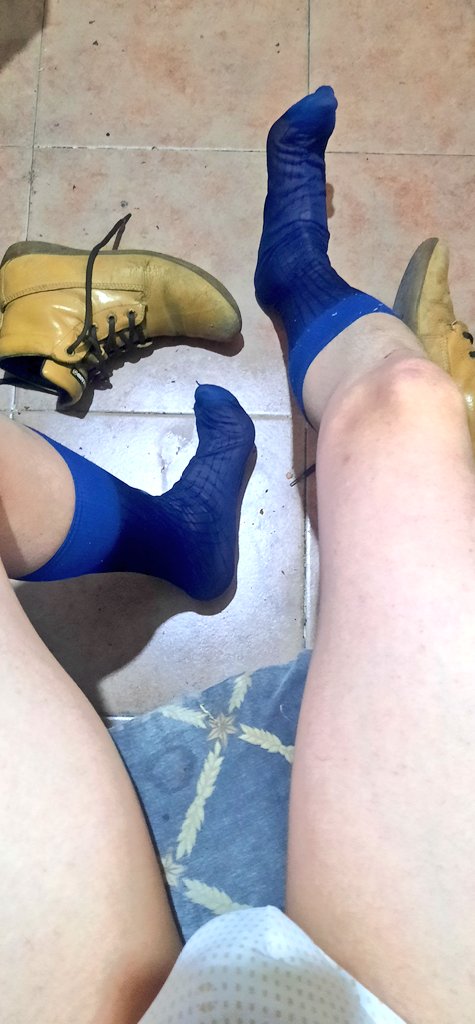 FaboSox's tweet photo. #sheesocks and boots https://t.co/8Jhm2Jm36B