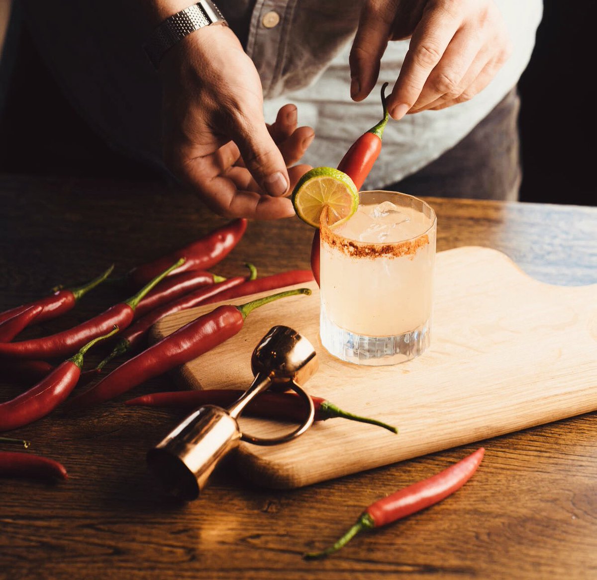 Shake off the Monday blues with one (or a couple) of margaritas🍸cocktailtime #westfieldlondon #youngspubs