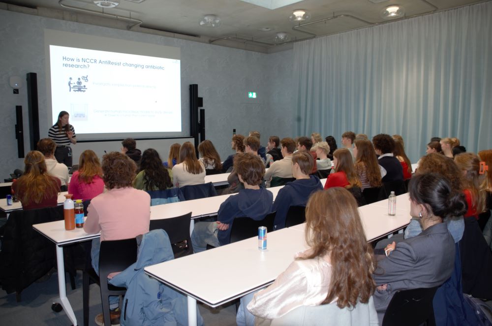 NCCR AntiResist (@nccr_antiresist) on Twitter photo We were delighted to welcome pupils from <a href="/carmelhengelo/">Carmel Hengelo</a> last week <a href="/biozentrum/">Biozentrum, University of Basel</a>
They were a great group of young scientists who had lots of questions for our speaker, Lisette van Os about AMR and <a href="/NCCR_AntiResist/">NCCR AntiResist</a>!
Maybe there were a few future students <a href="/UniBasel_en/">University of Basel</a> 🙂 We were delighted to welcome pupils from <a href="/carmelhengelo/">Carmel Hengelo</a> last week <a href="/biozentrum/">Biozentrum, University of Basel</a>
They were a great group of young scientists who had lots of questions for our speaker, Lisette van Os about AMR and <a href="/NCCR_AntiResist/">NCCR AntiResist</a>!
Maybe there were a few future students <a href="/UniBasel_en/">University of Basel</a> 🙂