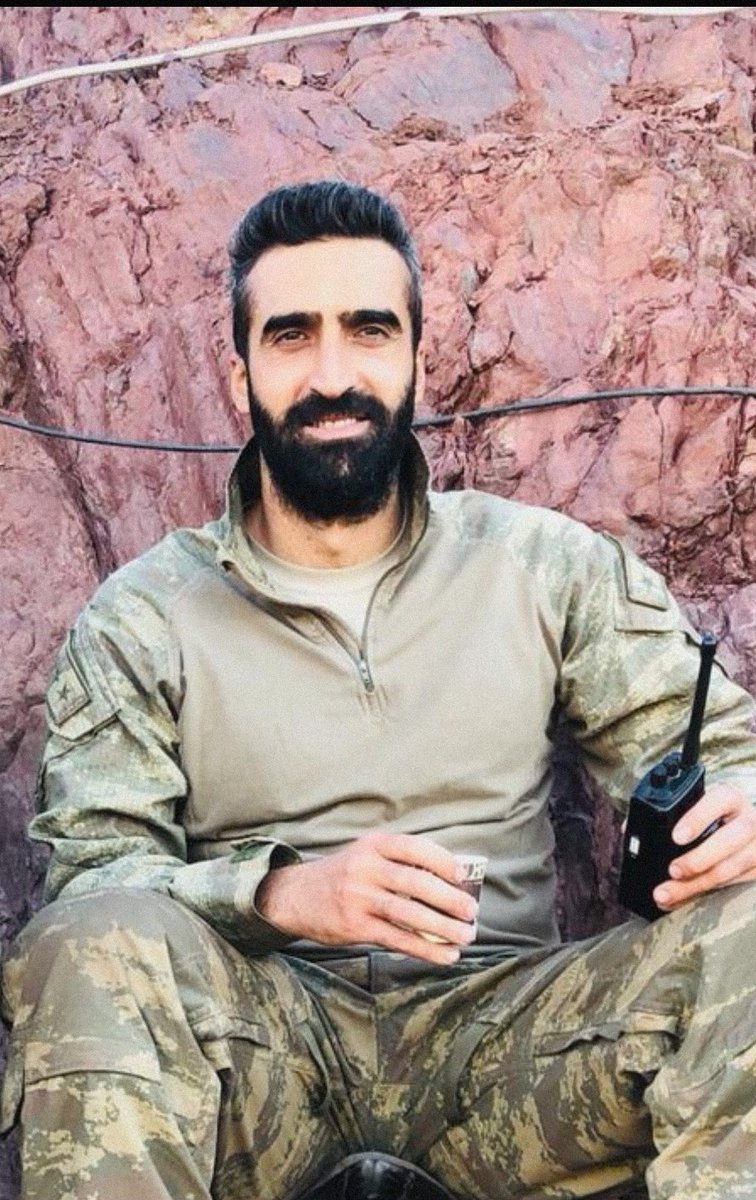 Şehit Piyade Komando Yüzbaşı Burak COŞKUN 🇹🇷

Unutmadık Unutturmayacağız!