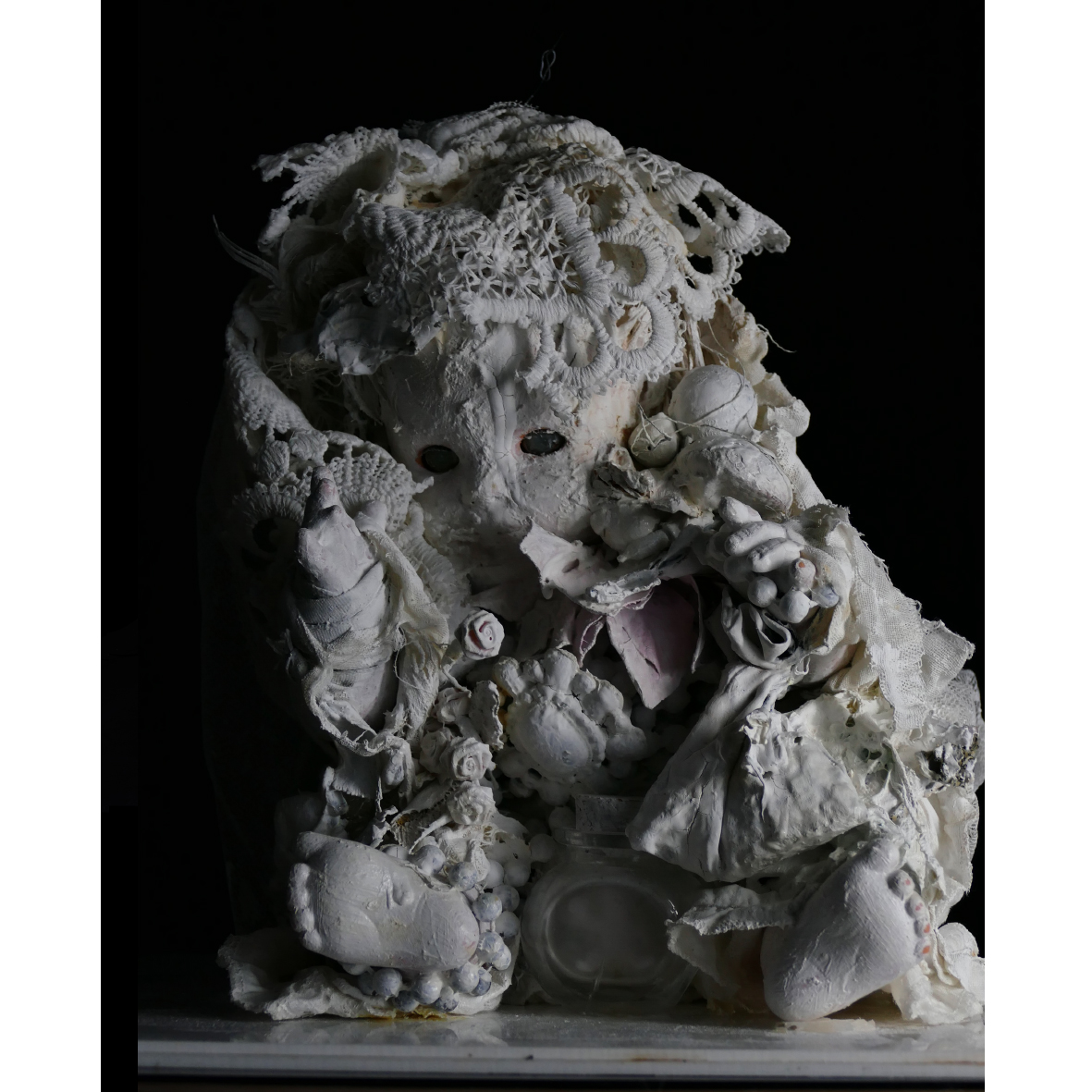 Now I'm established in my new studio I'm experimenting with lighting using this old assemblage piece 'Childhood Traumas' that I intend to work with.  Although I created this in 2012 it's relevant to my current research. 

#art #artist #painting #trauma #dissociation