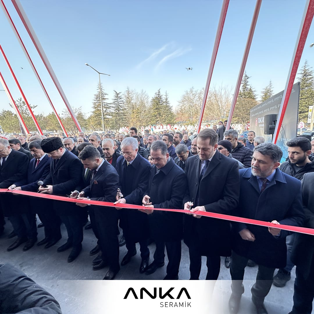Bayilerimiz büyüdükçe, ANKA SERAMİK daha çok güçleniyor.
Çok katlı yeni binasında faaliyetlerine devam edecek olan Erzincan TUNCAYLAR YAPI’nın açılış töreninde gururlandık. 
Allah, hayırlı bol kazançlar nasip etsin.