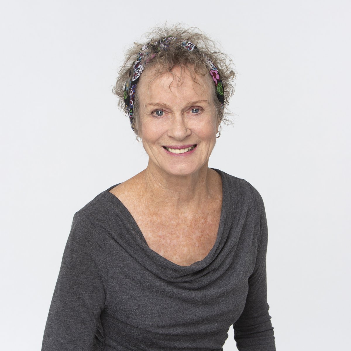 Hey everyone! 🌟 Let me introduce myself on this new platform! My name is Lakshmi Voelker &amp; I am the name and face behind the LVCY method! I created chair yoga in 1982 🪑🙂
THANK YOU for the follow!
#Getfitwhereyousit #Chairyoga #Yoga #yogaforall