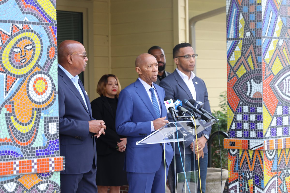 RodneyEllis's tweet photo. Today, we announced that dioxin, a dangerous carcinogen, has been detected in the soil at Hester House. According to the EPA, the levels don't pose an immediate threat. Out of an abundance of caution, we are installing fencing at the site. We will continue pressing for answers and action in the 5th Ward.