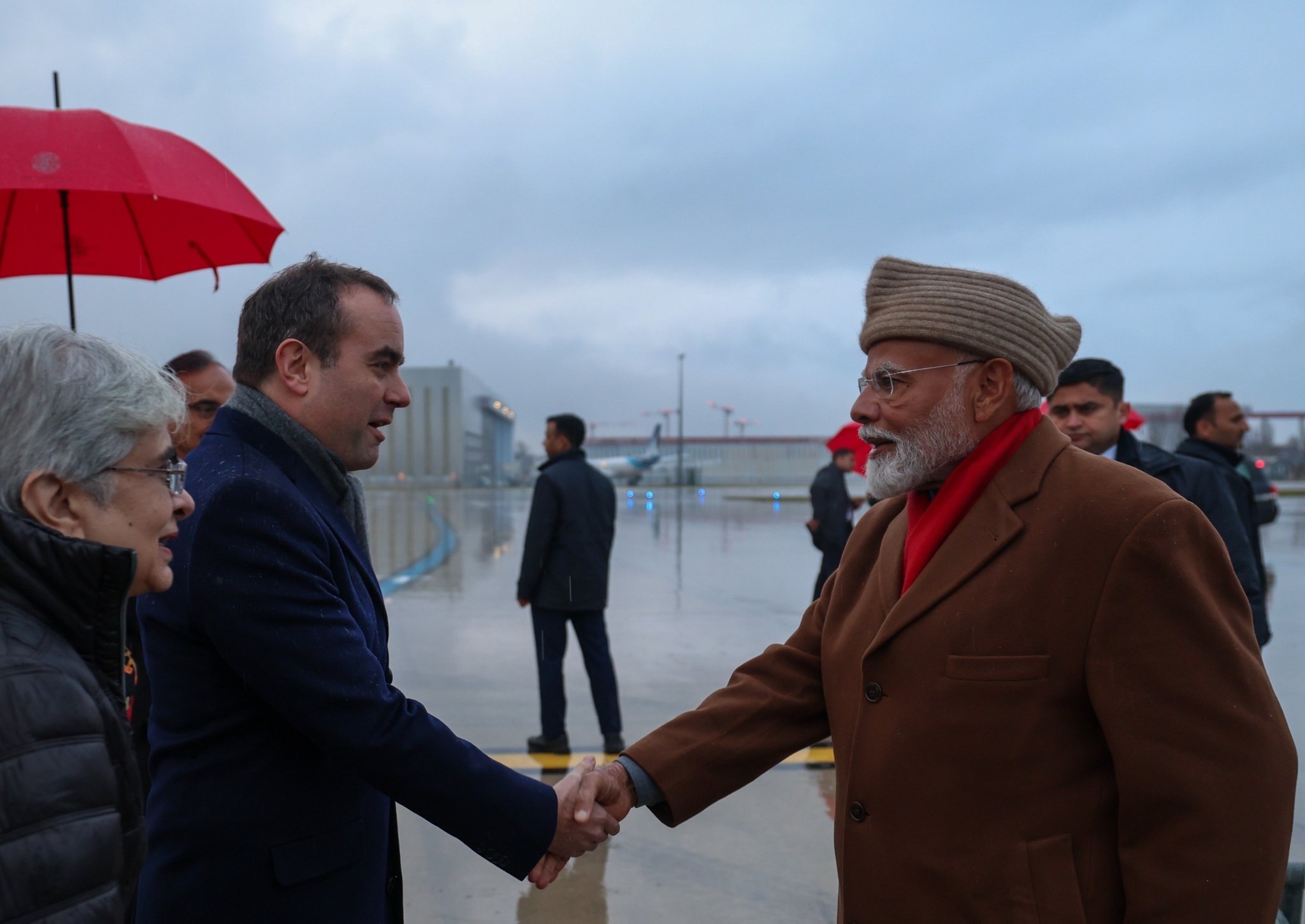 सातवीं बार फ्रांस पहुंचे पीएम मोदी, AI समिट में होंगे शामिल; फिर ट्रंप से मिलने जाएंगे अमेरिका