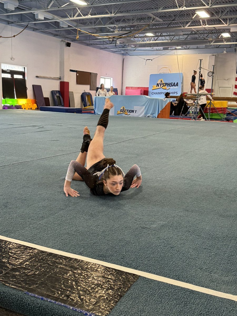 LoHud_Debbie's tweet image. Emma Dwyer on the floor exercise for @WappingersG 

#lohudgym