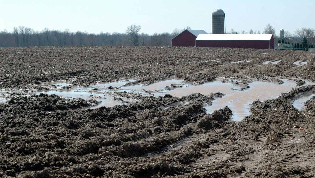 The experience advertised 🆚 the experience you got. Who has this happend to when booking your getaway? #relateable