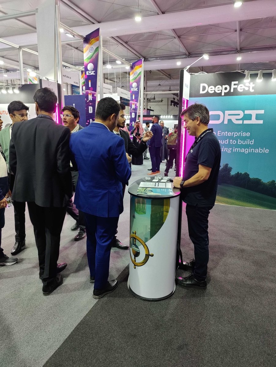 origlobalcloud's tweet image. The first two days at LEAP 2025 have been nothing short of incredible —filled with insightful conversations, cutting-edge AI discussions and the remarkable energy of Saudi Arabia’s thriving AI ecosystem. Check out some highlights from the event!