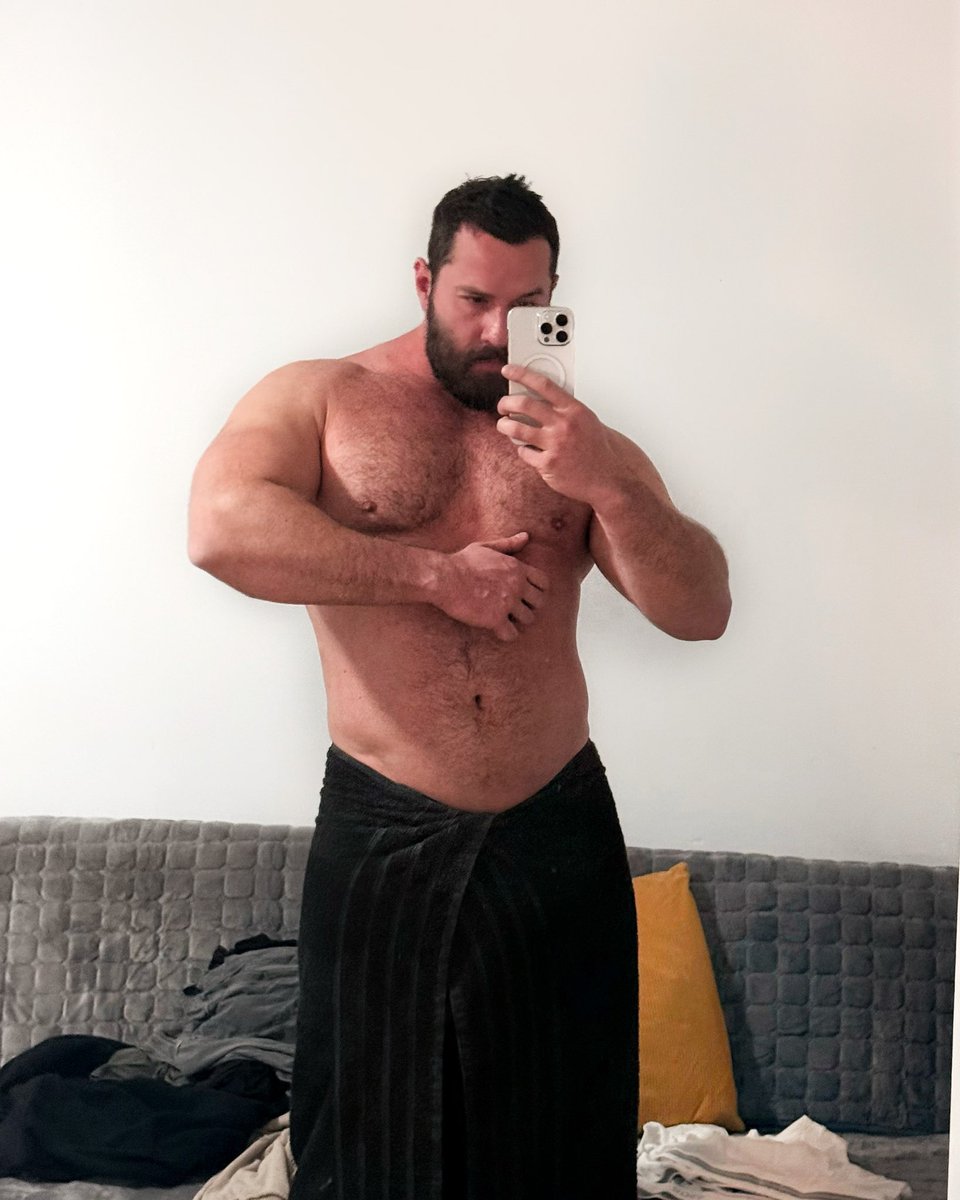 #bear #musclebear #hairy #hairyman #muscle #oso #urso #hairy  #hairyguy  #musclehairy #musclebear #bodybuilding #testosterone