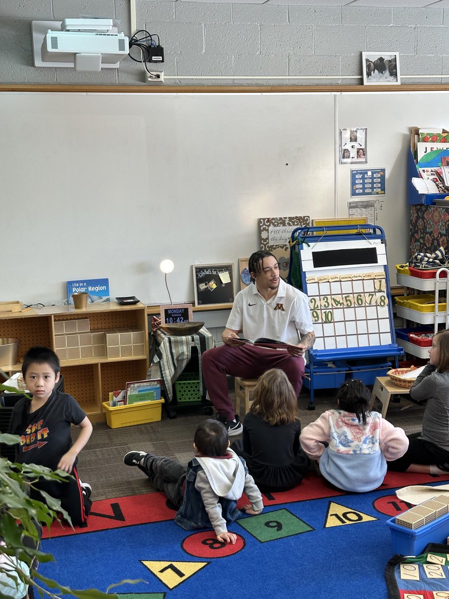 Don Pollard (@dpollard47) on Twitter photo This morning Quentin came over to the school and read to two Kindergarten classes and answered questions from the students for National African American Parent Involvement Day. The kids and staffed loved having him at our school! <a href="/MNFBDEV/">Minnesota Football Player Development</a> <a href="/redding_quentin/">Quentin Redding</a> This morning Quentin came over to the school and read to two Kindergarten classes and answered questions from the students for National African American Parent Involvement Day. The kids and staffed loved having him at our school! <a href="/MNFBDEV/">Minnesota Football Player Development</a> <a href="/redding_quentin/">Quentin Redding</a>
