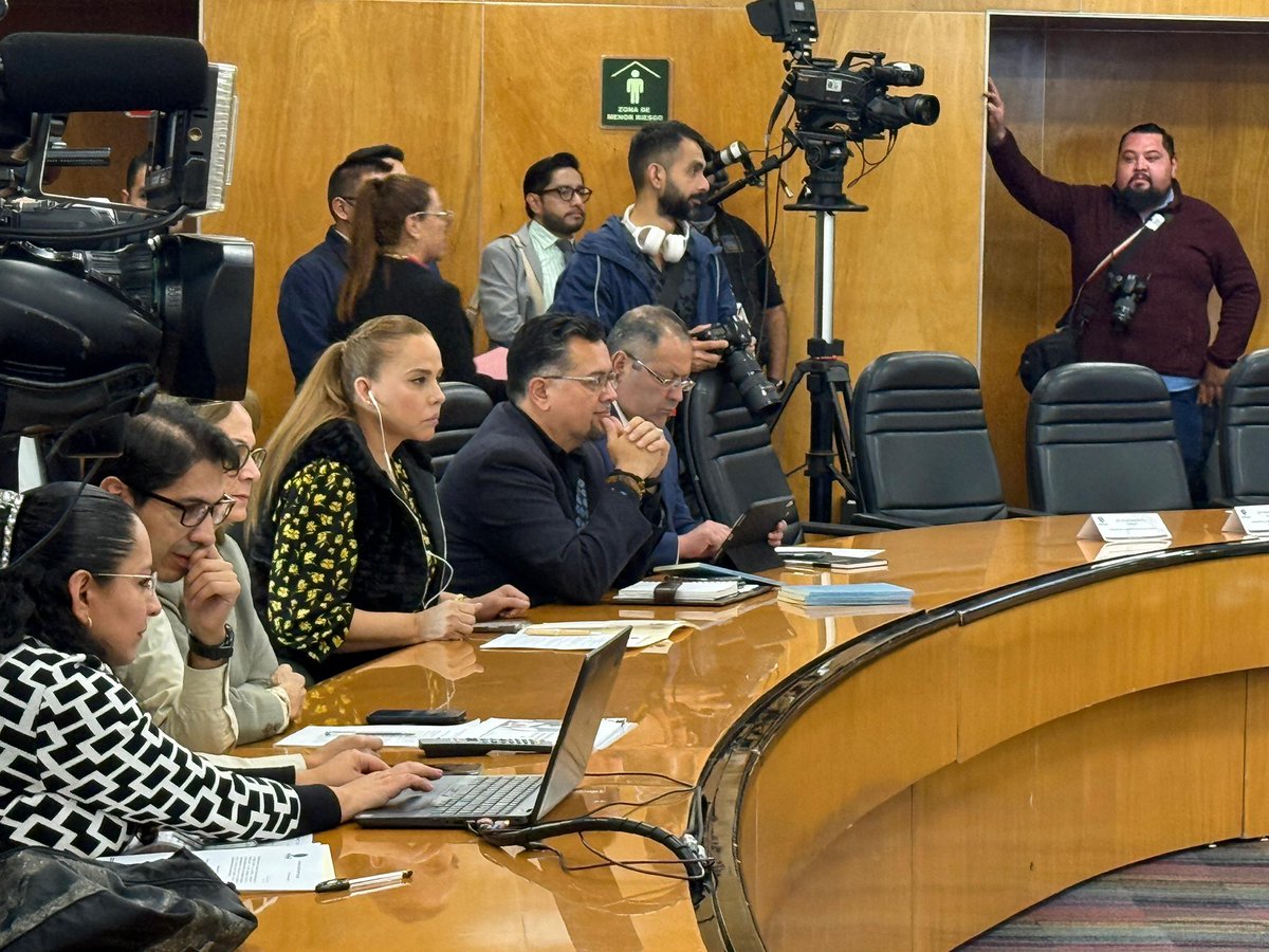MarinaVitela_'s tweet photo. Hoy estuvimos en la reunión de trabajo de la Comisión de Puntos Constitucionales con las y los titulares de las Secretarías de Agricultura y Desarrollo Rural y de Ciencia, Humanidades, Tecnología e Innovación, con el tema: la conservación y protección de los maíces nativos. #MV https://t.co/Rfme0f5UqK