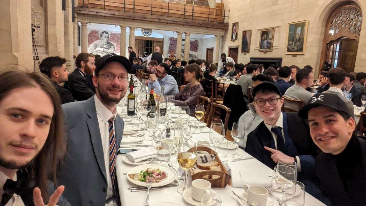 100+ builders across 40 teams went all-in for 48 hours to build on <a href="/torus_network/">Torus</a>. Incredible engineers from Oxford, Imperial, Cambridge, and beyond - can’t wait to see their agents go live over the coming weeks! 🔥