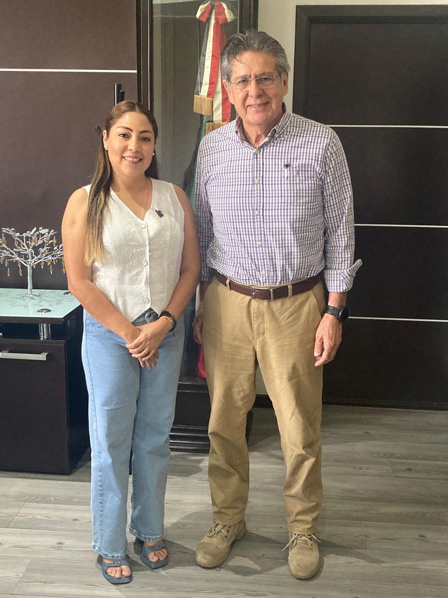 El crecimiento de nuestras ciudades debe ir de la mano con el cuidado del medio ambiente. Hoy me reuní con la AnaKaren Gomez Zuart titular de <a href="/ObrasPublicasCS/">Secretaría de Infraestructura Chiapas</a> para formalizar un acuerdo para que la obra pública sea sustentable y contemple la renovación del arbolado urbano.