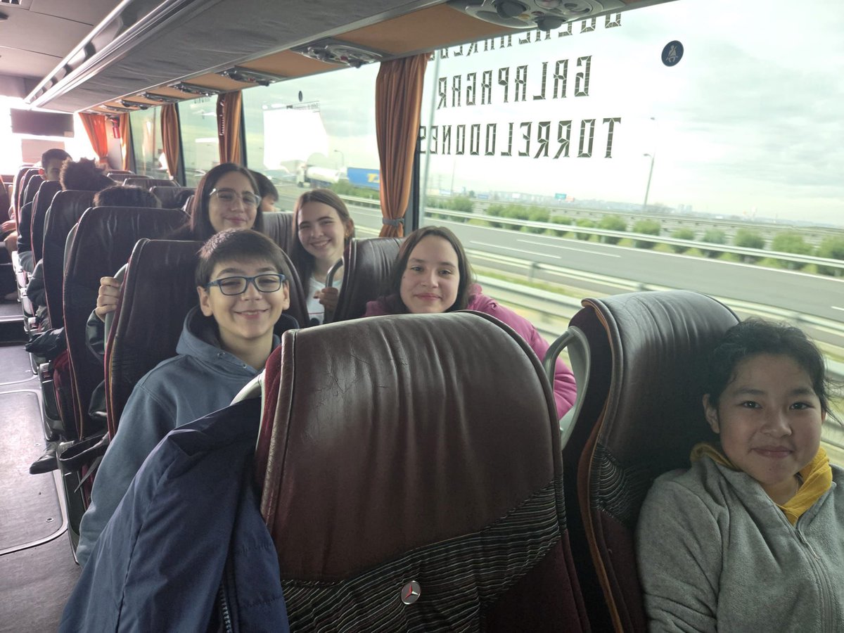 csanalfonso's tweet image. Our 6th grade and 1st ESO students 🙂 are off to @farmcamp_ancora! An amazing English immersion experience 🇬🇧 where they will learn, explore, and have lots of fun. Make the most of every moment! 
#EnglishImmersion 
#FarmCamp